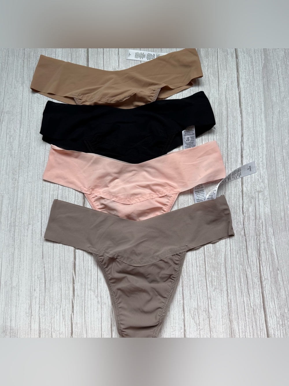 Breathe V-Cut Thongs Hanky Panky Size S